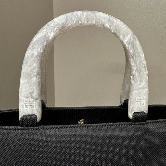 GIVENCHY 🔥 RARE CANVAS & MOTHER OF PEARL HANDBAG 🔥 - Picture 4 of 11